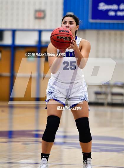 Thumbnail 3 in Chantilly vs. Bishop O'Connell (Rebel Run Classic) photogallery.