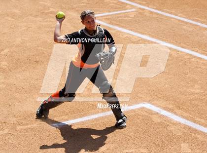 Thumbnail 3 in Santa Ynez vs Village Christian (CIF SS Division 7 Final) photogallery.