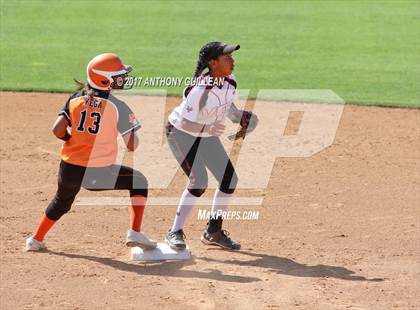 Thumbnail 3 in Santa Ynez vs Village Christian (CIF SS Division 7 Final) photogallery.