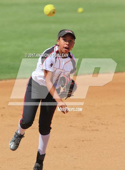 Thumbnail 2 in Santa Ynez vs Village Christian (CIF SS Division 7 Final) photogallery.