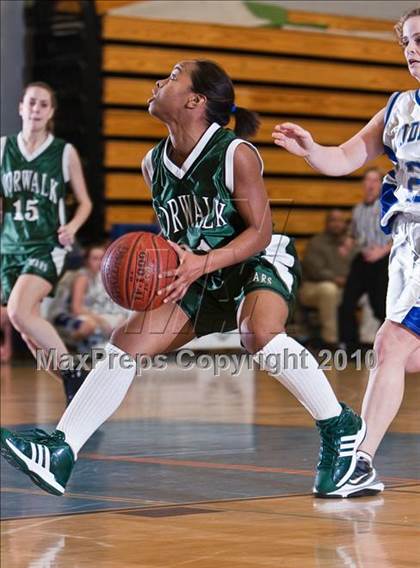 Thumbnail 2 in Ludlowe vs Norwalk photogallery.