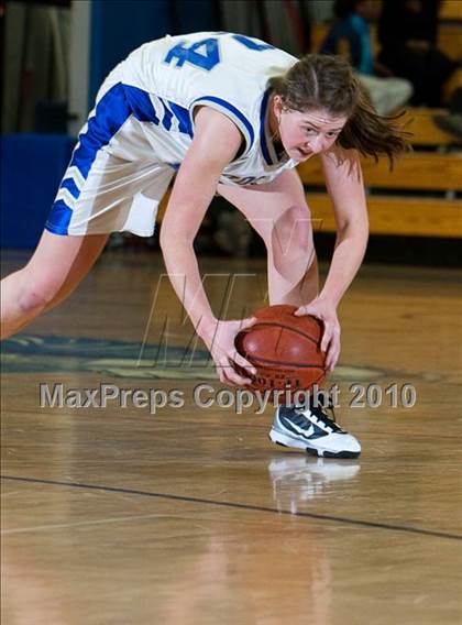 Thumbnail 3 in Ludlowe vs Norwalk photogallery.