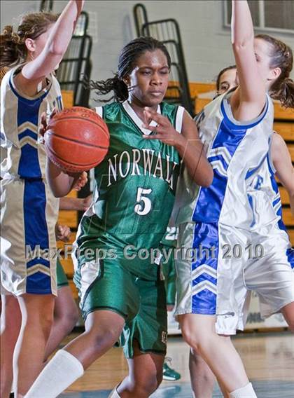 Thumbnail 3 in Ludlowe vs Norwalk photogallery.