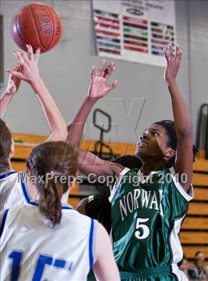 Thumbnail 2 in Ludlowe vs Norwalk photogallery.
