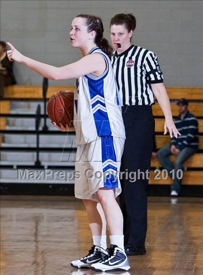 Thumbnail 2 in Ludlowe vs Norwalk photogallery.