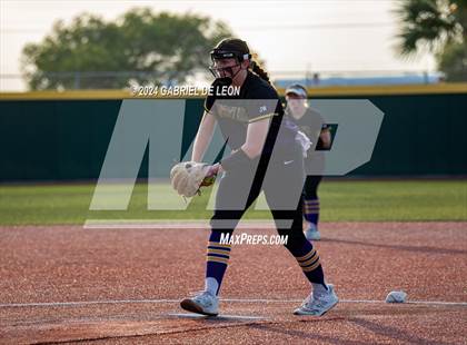 Thumbnail 3 in Harlingen South vs. Liberty Hill (UIL Softball 5A Region 2 & 4 Regional Semifinal) photogallery.