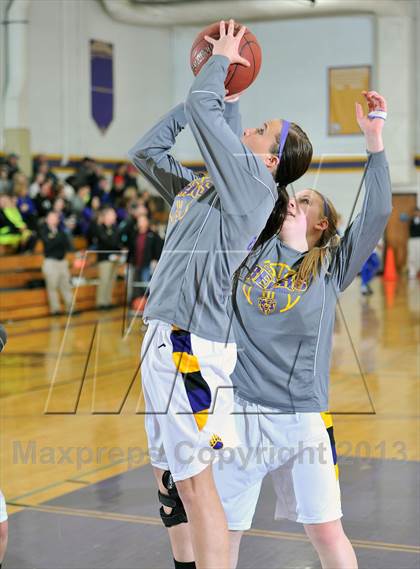 Thumbnail 3 in Clayton vs. Cameron photogallery.