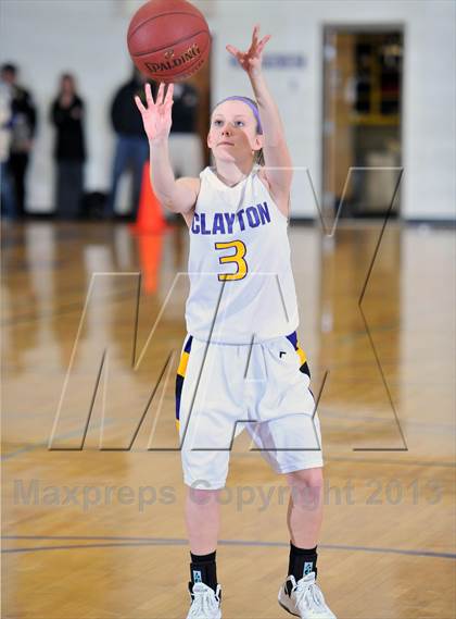 Thumbnail 3 in Clayton vs. Cameron photogallery.