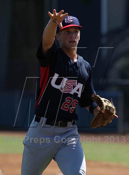 Thumbnail 1 in Team USA 18U photogallery.