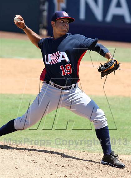 Thumbnail 2 in Team USA 18U photogallery.