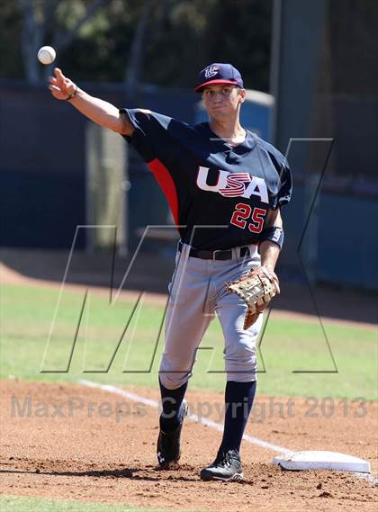 Thumbnail 1 in Team USA 18U photogallery.