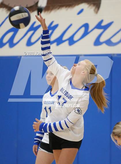 Thumbnail 3 in Bledsoe County vs Van Buren County photogallery.
