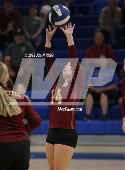 Thumbnail 2 in Bledsoe County vs Van Buren County photogallery.