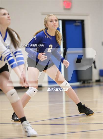 Thumbnail 3 in Bledsoe County vs Van Buren County photogallery.