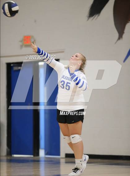 Thumbnail 3 in Bledsoe County vs Van Buren County photogallery.