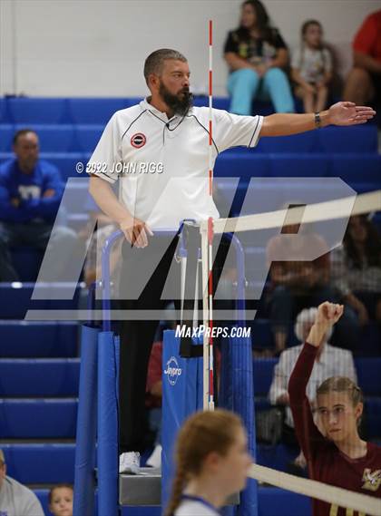 Thumbnail 1 in Bledsoe County vs Van Buren County photogallery.
