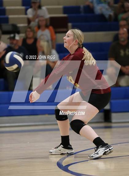 Thumbnail 1 in Bledsoe County vs Van Buren County photogallery.