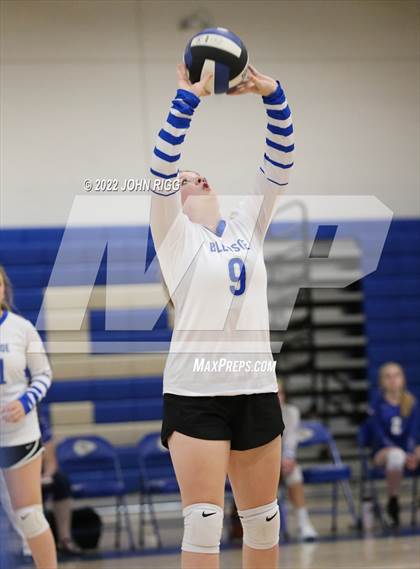 Thumbnail 3 in Bledsoe County vs Van Buren County photogallery.