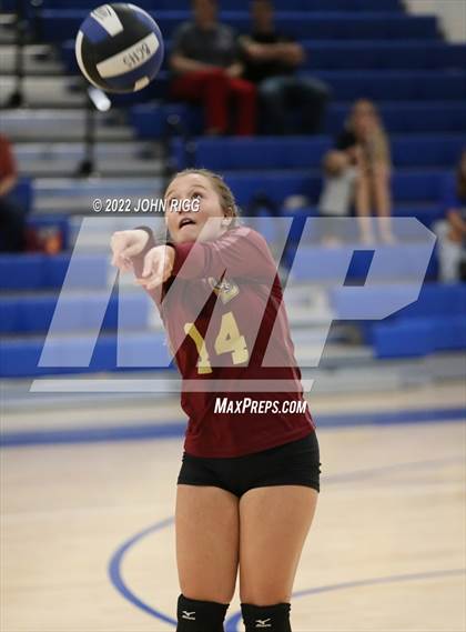 Thumbnail 2 in Bledsoe County vs Van Buren County photogallery.