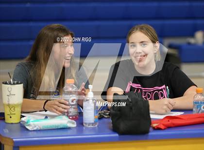 Thumbnail 1 in Bledsoe County vs Van Buren County photogallery.