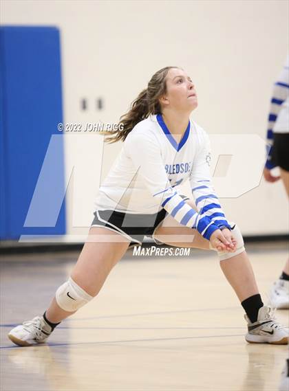 Thumbnail 2 in Bledsoe County vs Van Buren County photogallery.