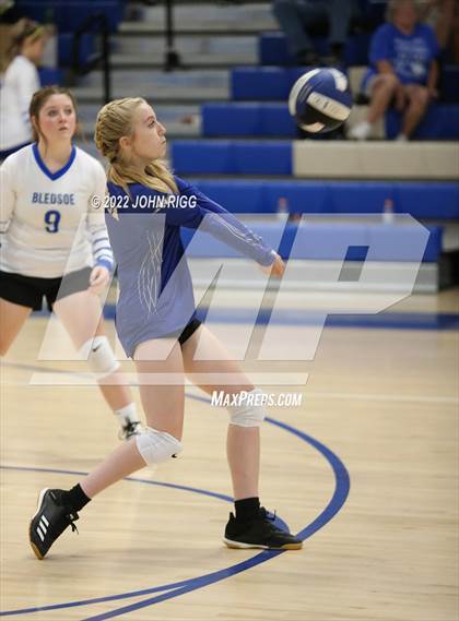 Thumbnail 1 in Bledsoe County vs Van Buren County photogallery.