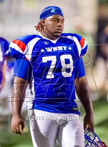 Thumbnail 3 in 2016 North Texas All-Star Football Classic photogallery.