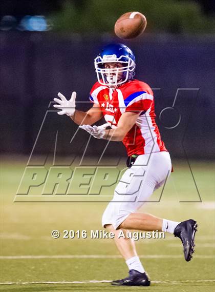 Thumbnail 1 in 2016 North Texas All-Star Football Classic photogallery.