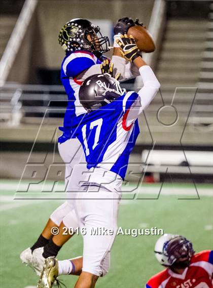 Thumbnail 2 in 2016 North Texas All-Star Football Classic photogallery.