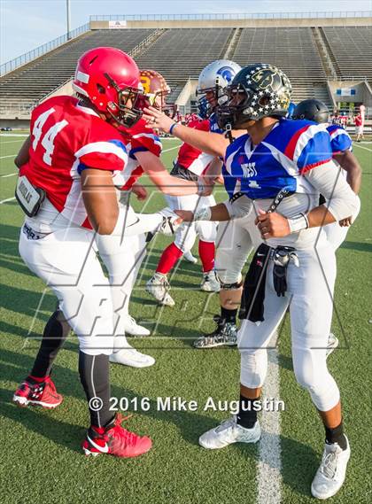 Thumbnail 1 in 2016 North Texas All-Star Football Classic photogallery.