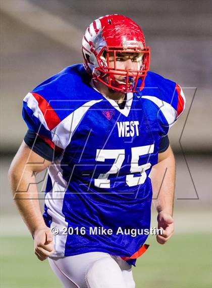 Thumbnail 2 in 2016 North Texas All-Star Football Classic photogallery.