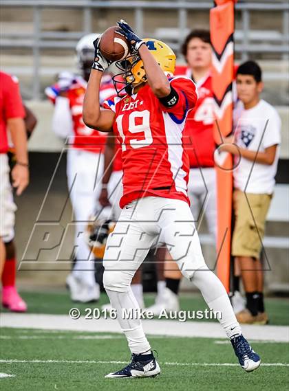 Thumbnail 3 in 2016 North Texas All-Star Football Classic photogallery.