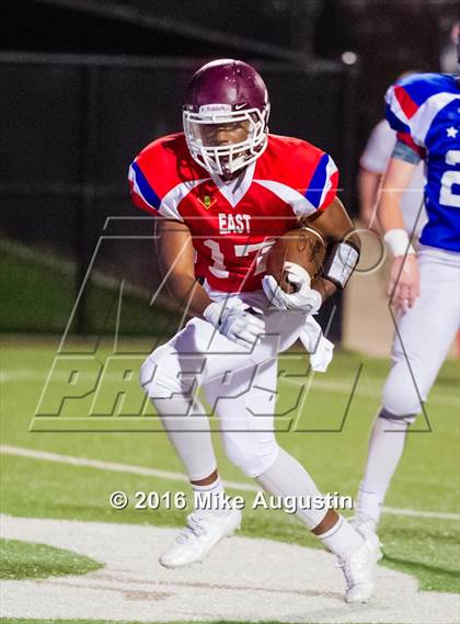 Thumbnail 2 in 2016 North Texas All-Star Football Classic photogallery.