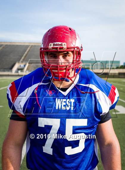 Thumbnail 1 in 2016 North Texas All-Star Football Classic photogallery.