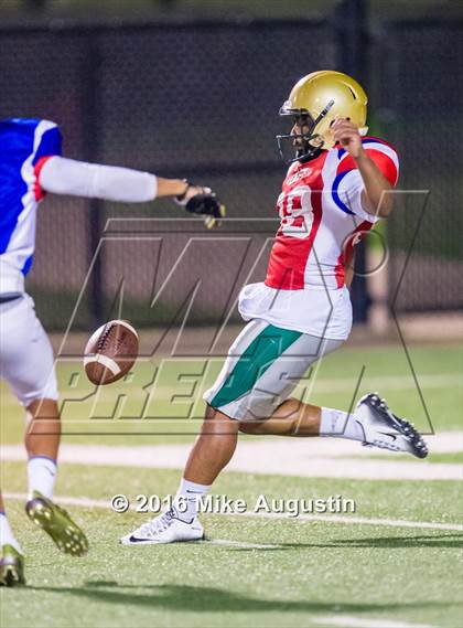 Thumbnail 1 in 2016 North Texas All-Star Football Classic photogallery.