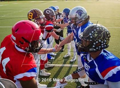 Thumbnail 1 in 2016 North Texas All-Star Football Classic photogallery.