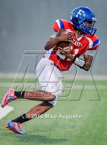 Thumbnail 2 in 2016 North Texas All-Star Football Classic photogallery.