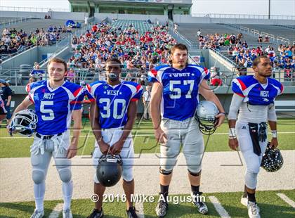 Thumbnail 2 in 2016 North Texas All-Star Football Classic photogallery.