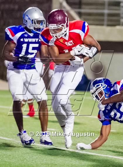 Thumbnail 1 in 2016 North Texas All-Star Football Classic photogallery.