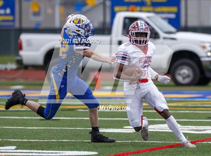 Thumbnail 3 in Bellport vs West Islip (Conference II Championship) photogallery.