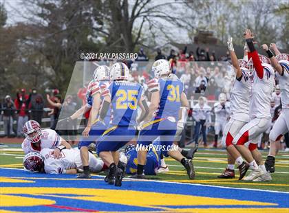 Thumbnail 1 in Bellport vs West Islip (Conference II Championship) photogallery.