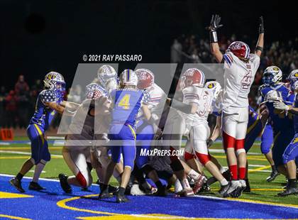 Thumbnail 2 in Bellport vs West Islip (Conference II Championship) photogallery.