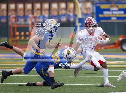 Thumbnail 1 in Bellport vs West Islip (Conference II Championship) photogallery.