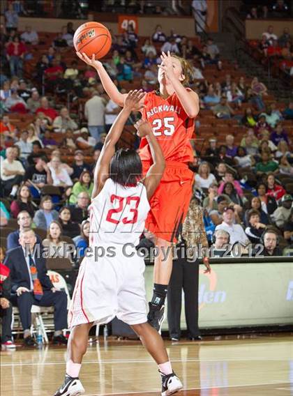 Thumbnail 2 in Victoria East vs. Rockwall (UIL 4A Semifinals) photogallery.