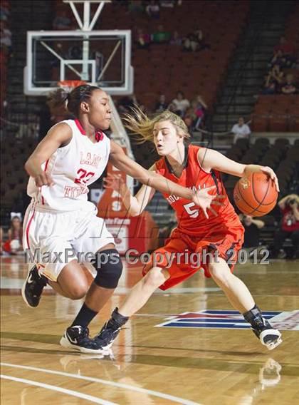 Thumbnail 1 in Victoria East vs. Rockwall (UIL 4A Semifinals) photogallery.