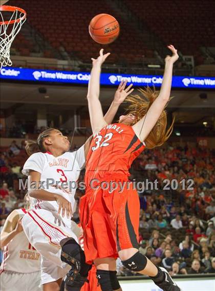 Thumbnail 3 in Victoria East vs. Rockwall (UIL 4A Semifinals) photogallery.