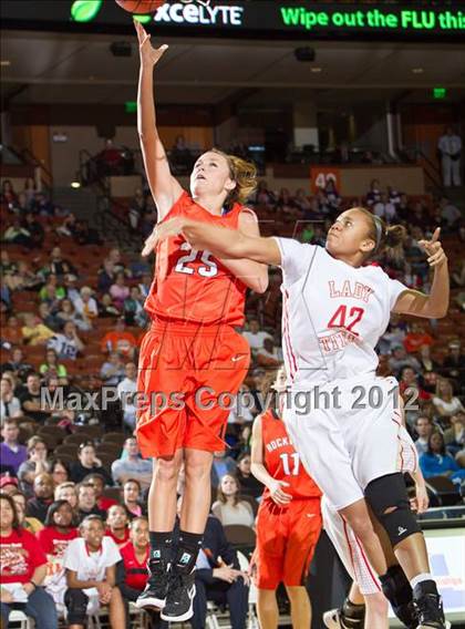 Thumbnail 1 in Victoria East vs. Rockwall (UIL 4A Semifinals) photogallery.