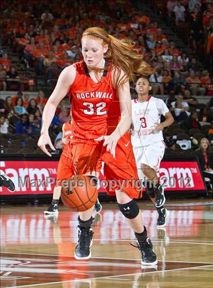 Thumbnail 3 in Victoria East vs. Rockwall (UIL 4A Semifinals) photogallery.