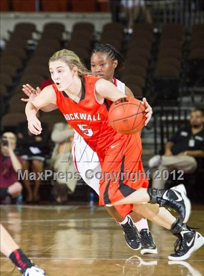 Thumbnail 3 in Victoria East vs. Rockwall (UIL 4A Semifinals) photogallery.