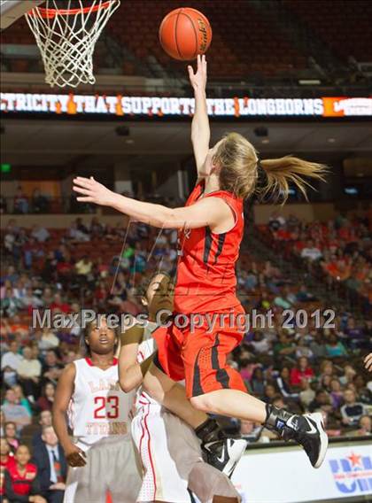 Thumbnail 2 in Victoria East vs. Rockwall (UIL 4A Semifinals) photogallery.